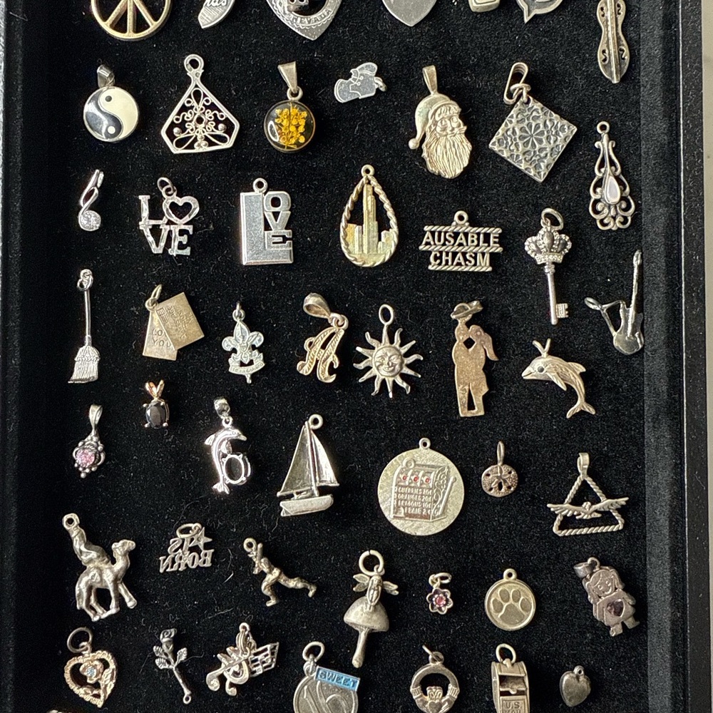 Sterling silver charm/pendant lot